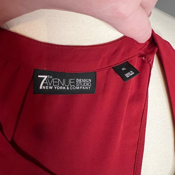 New York & Company Sleeveless Button-Back Blouse Size XL - Picture 4 of 6